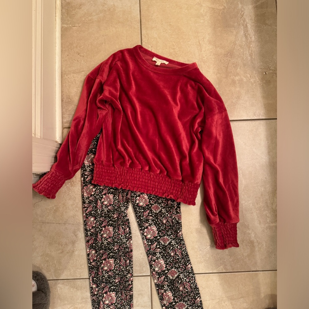 Girls Two Piece  Sweater and Pants outfit